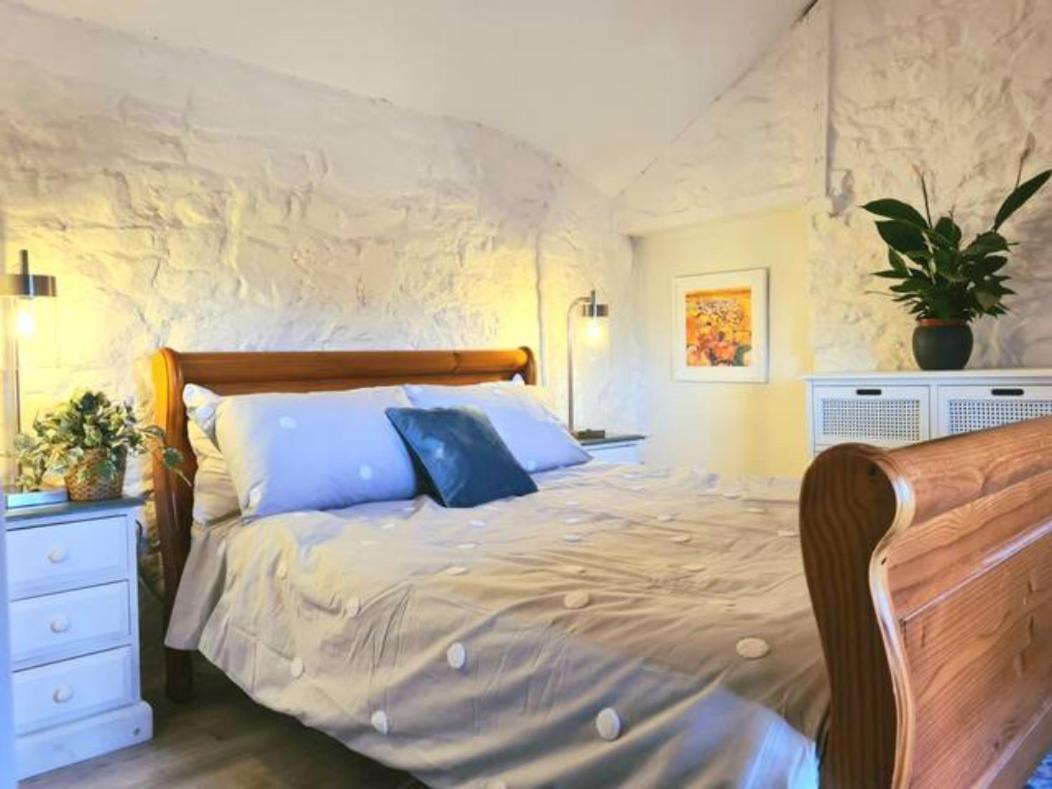 Historic Property With Stunning Views Hennock Eksteriør billede